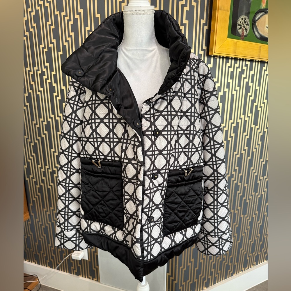 Chic Black and White Women's Puffer Jacket